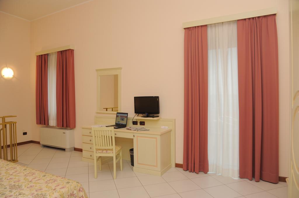 Hotel Plazza Porcari Dış mekan fotoğraf